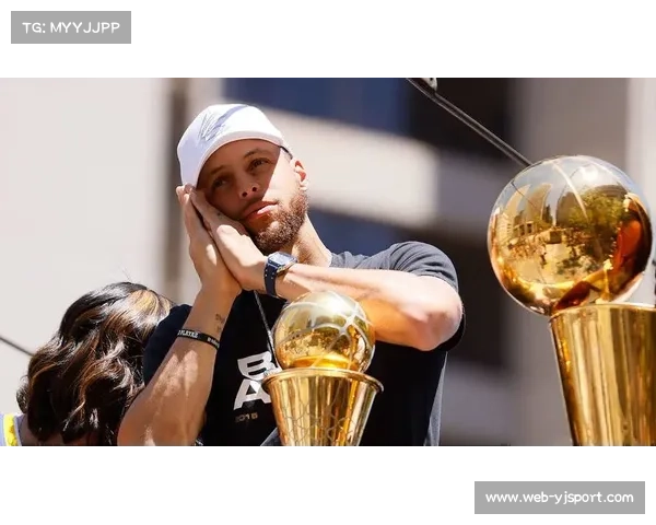 勇士替补席庆祝动作抢镜，模仿库里晚安安成赛场亮点